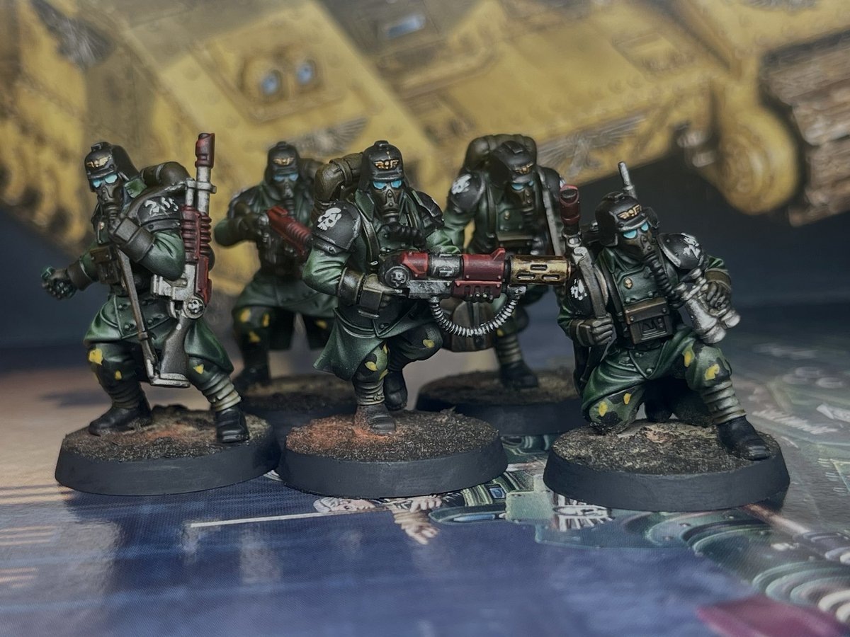 _tomwoods's tweet photo. Astra Militarum Death Korps painted in a second edition scheme - my little nod to nostalgia! #warcomteam #WarhammerCommunity #warhammer40k #painting #imperialguard #astramilitarum https://t.co/13QamHDmWC