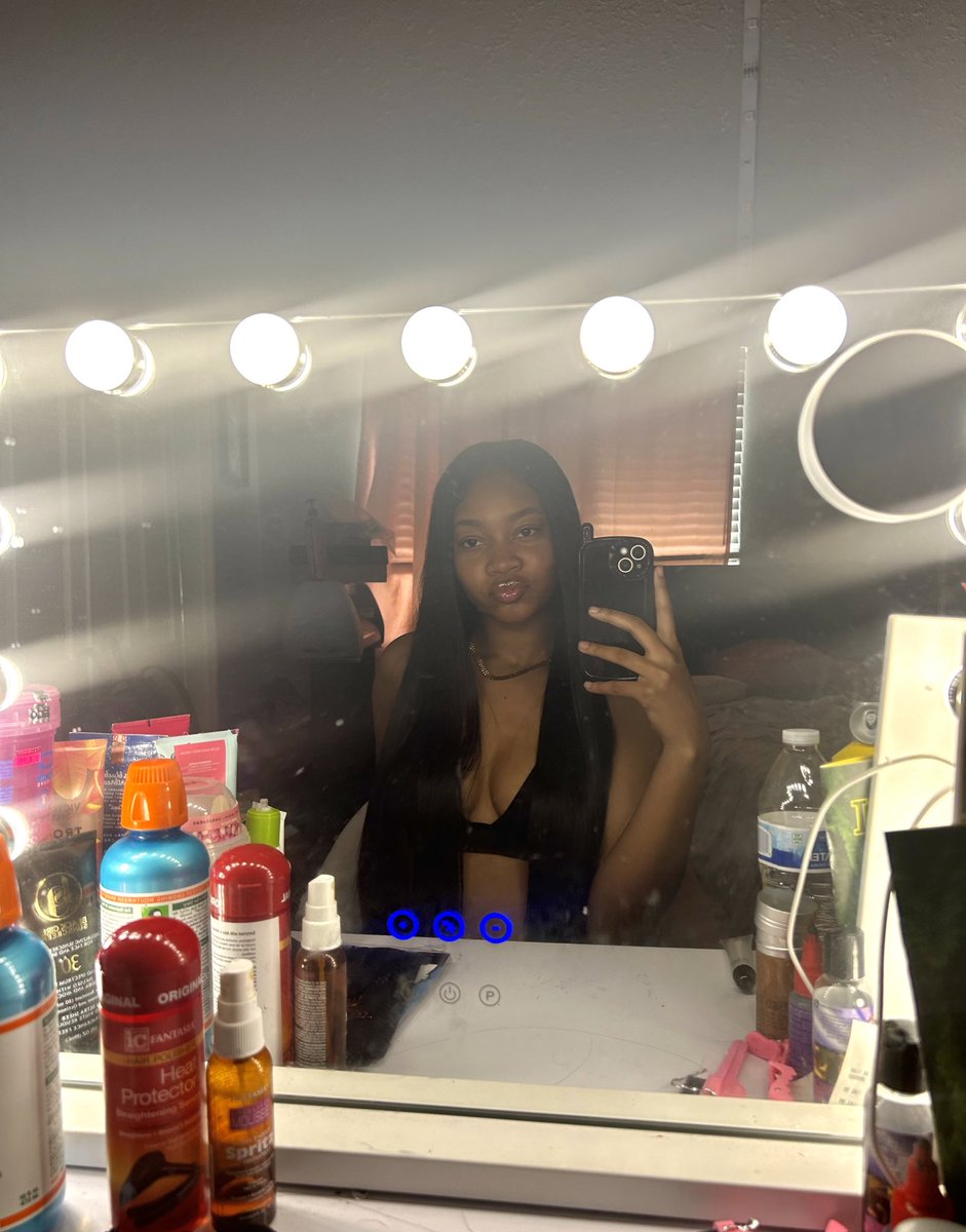 TreasureJade4's tweet photo. a bad b from the west💋 https://t.co/jroCmZBpH0