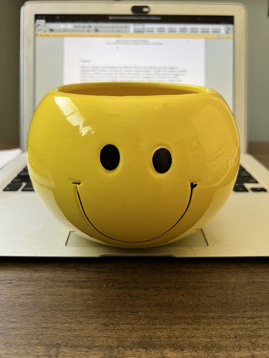 DrJessMatthews's tweet image. That feeling when you officially hit submit on your manuscript! 😃 #freedom 💛

New article on #behaviorchange &amp;amp; health coaching coming out soon, made possible thanks to a stellar team collaboration 💯🙏🏽🤓

#lifestylemedicine #academia #academictwitter #publication