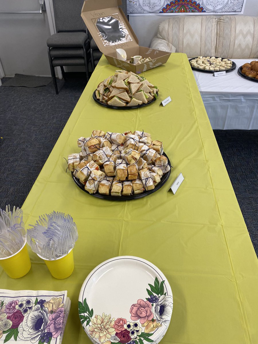 Chalmers is so lucky to have such an amazing PAC! We are so grateful for the amazing luncheon prepared for us today. Thank you for spoiling us!🐝