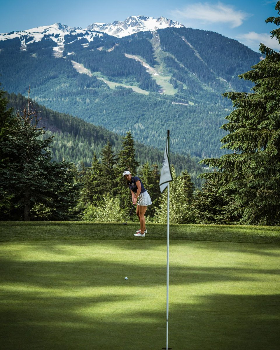A round of golf with a beautiful view ✅ @fairmontwhistlr #OnlyInWhistler 📷: Chad Chomlack