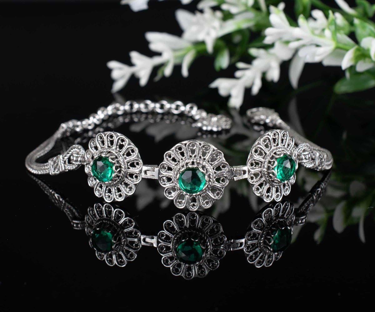 Filigree Art Emerald Gemstone Women Silver Link Bracelet tuppu.net/a97bfce1 #filigreejewelry #gemstone #silverjewelry #Filigranist #New