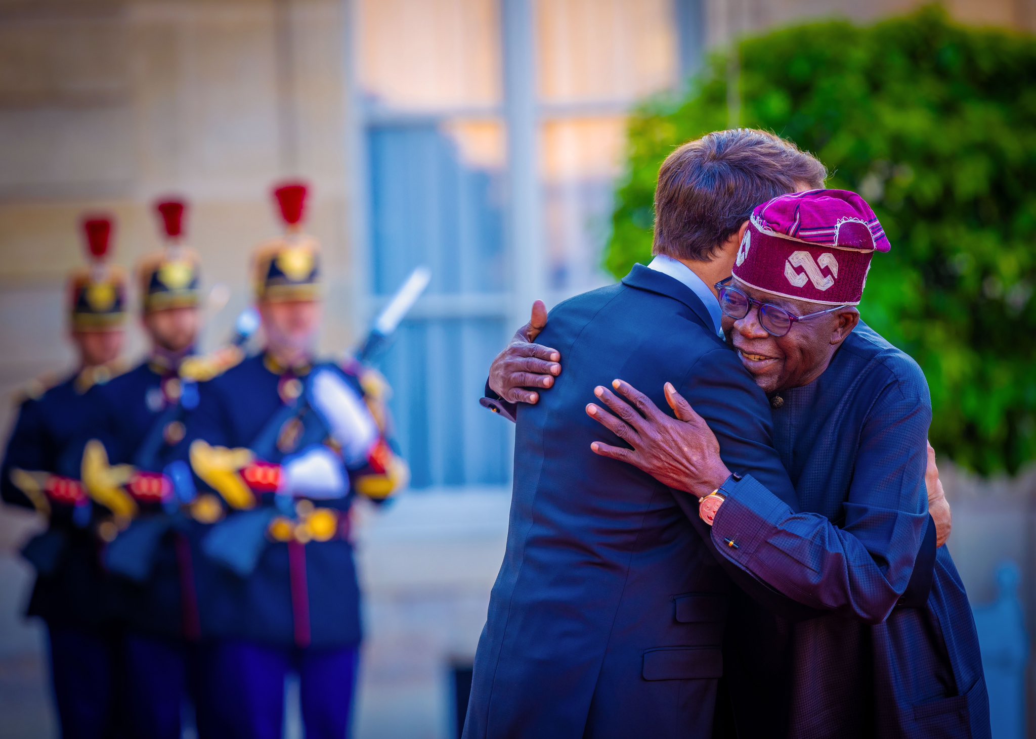 FzQ30qDXoAAMhos?format=jpg&name=large French President, Macron Welcomes Tinubu to the Palais Brongiart