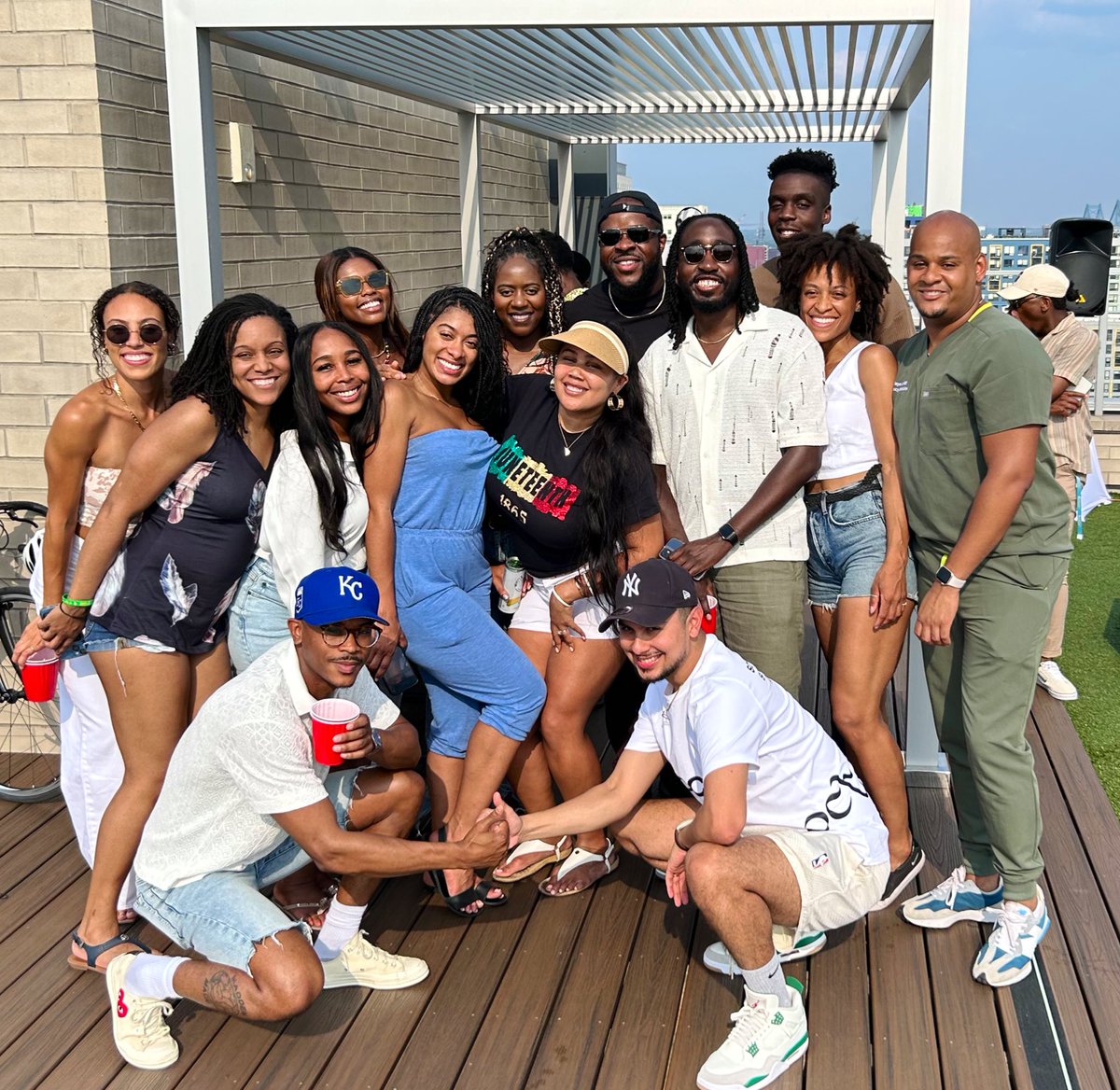 Some bonds are too sacred to explain ✨beyond thankful for my tribe &amp; the way we fiercely protect &amp; support each others goals/success

🥂 Here’s to breaking barriers, defeating the odds, fighting for better &amp; never forgetting our history.

Lift as we climb❤️🖤💚 #DEI #Juneteenth