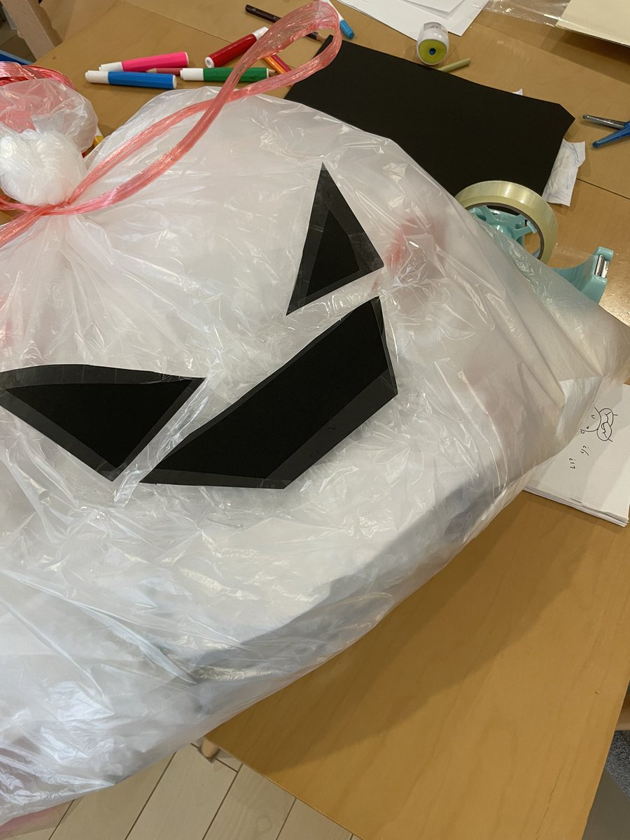 朝から悪者🦹‍♀️作ってます✂️ https://t.co/Jrm3rPUjbF