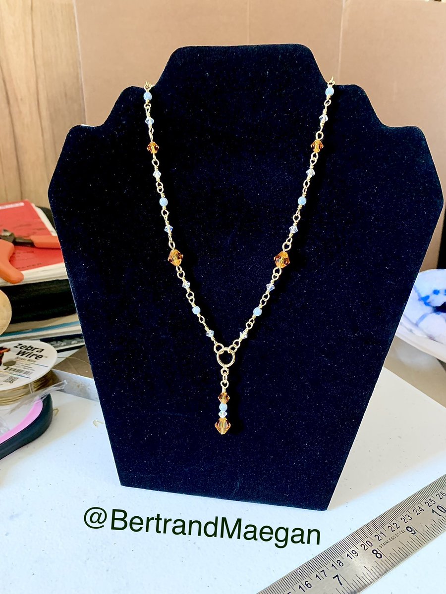 BertrandMaegan's tweet image. I literally used tape to try and get the fuzzies off, but the camera still picked up some?? 

Anyway, that aside, may I present my first finished piece after a year long hiatus 🩵🤍🧡.

#handmade #freshandfun #handmadejewelry #summervibes #beaded