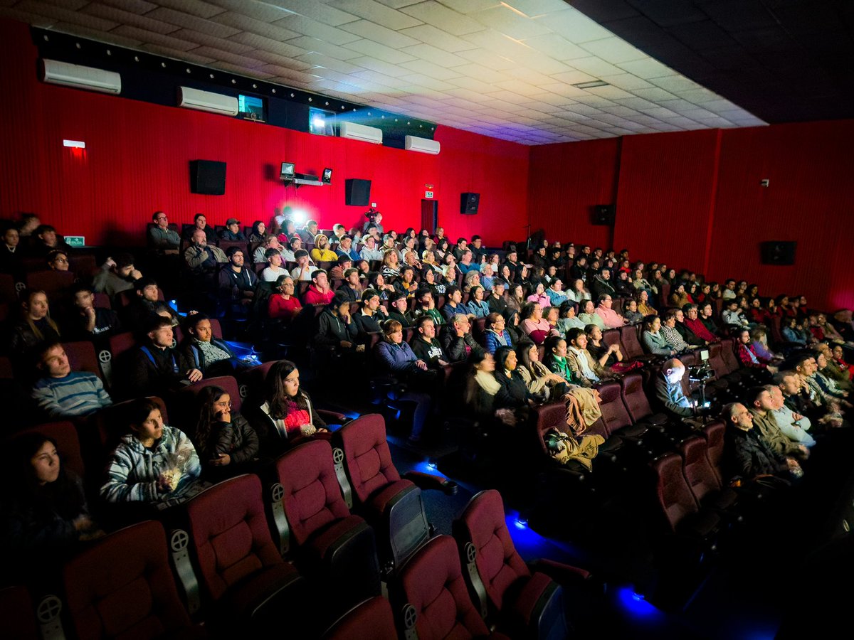 FloridaIDF's tweet photo. Con una gran concurrencia de jóvenes de diferentes puntos del departamento. Se realizó la gala de premios del proyecto “Florida Filma”

Participaron el Int. @g_lopezmendez, SrioGral. @MarcosPerez62 los Dir. @JMTrezza y Carmen Pasarella y la Sria. de Juventud María Astengo https://t.co/EDXxRC6dnv