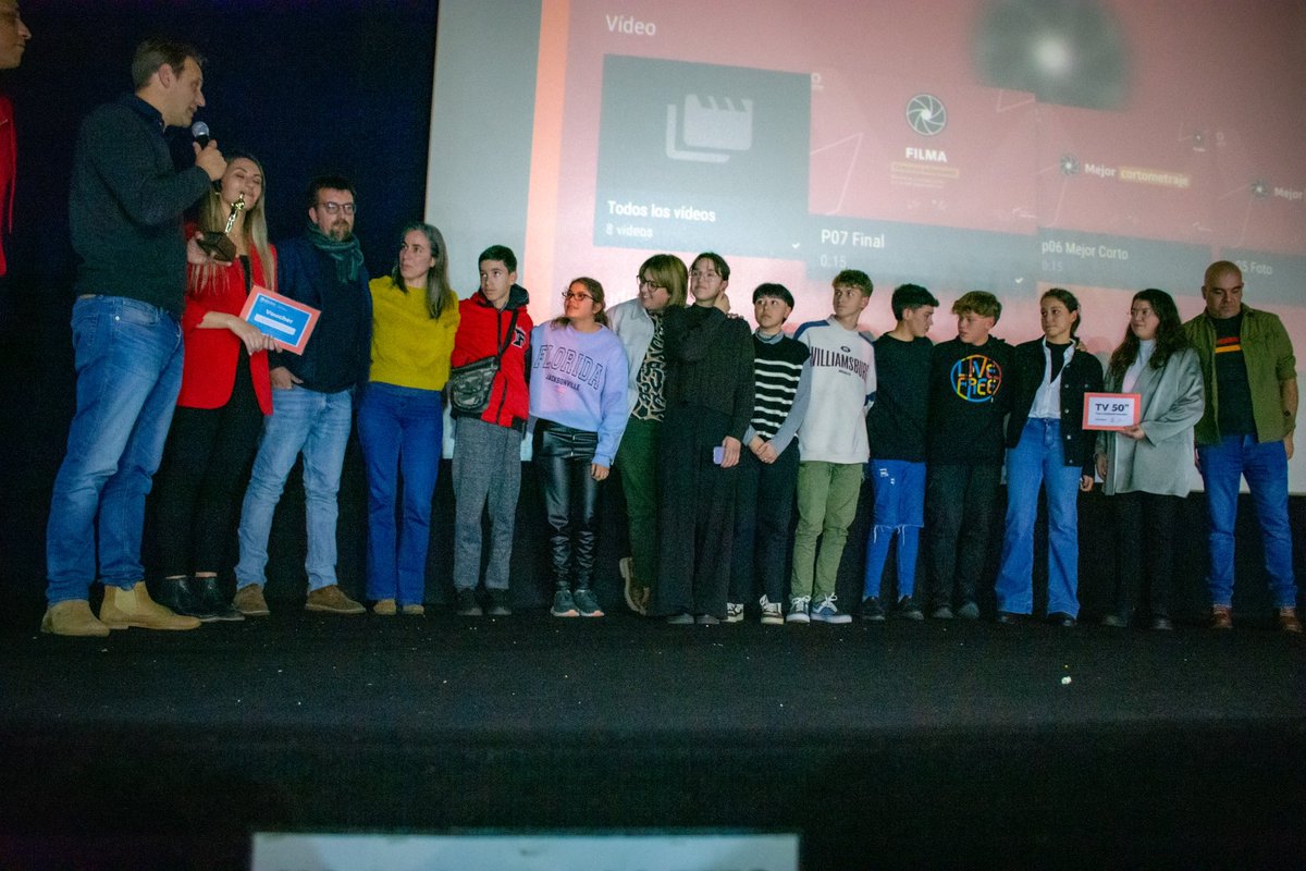 FloridaIDF's tweet photo. Con una gran concurrencia de jóvenes de diferentes puntos del departamento. Se realizó la gala de premios del proyecto “Florida Filma”

Participaron el Int. @g_lopezmendez, SrioGral. @MarcosPerez62 los Dir. @JMTrezza y Carmen Pasarella y la Sria. de Juventud María Astengo https://t.co/EDXxRC6dnv