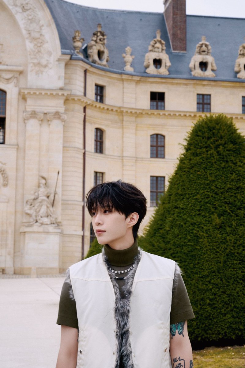 dailyfcc's tweet photo. 230622 #fanchengcheng studio weibo update

fan chengcheng at givenchy ss24 show in paris fashion week (1/3)

#范丞丞 #판청청 #ฟ่านเฉิงเฉิง #phạmthừathừa https://t.co/Rz6PLFNiR9