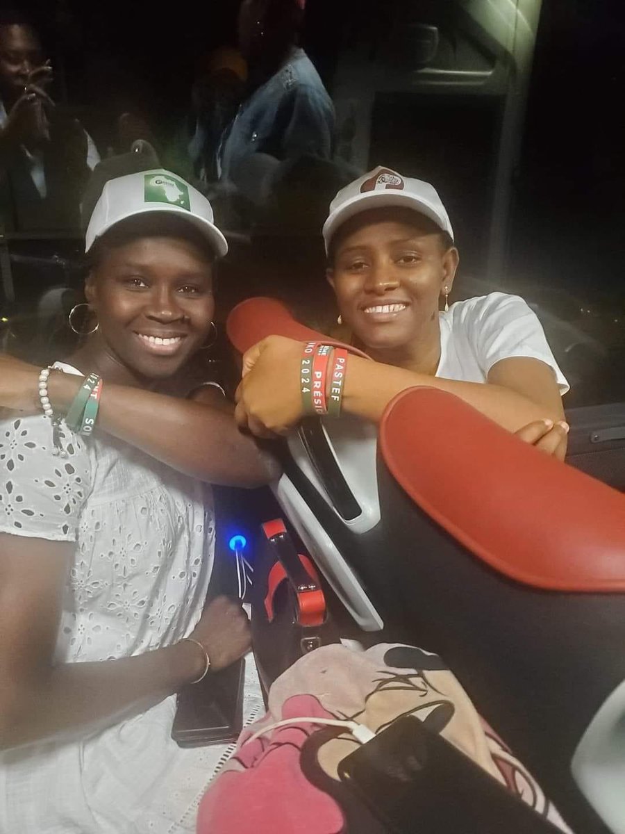 Noo_IDcard's tweet image. Ils ont loué un bus pour aller porter plainte à la CPI