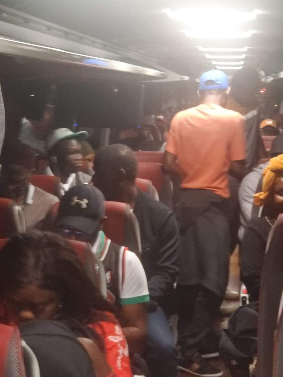 Noo_IDcard's tweet image. Ils ont loué un bus pour aller porter plainte à la CPI