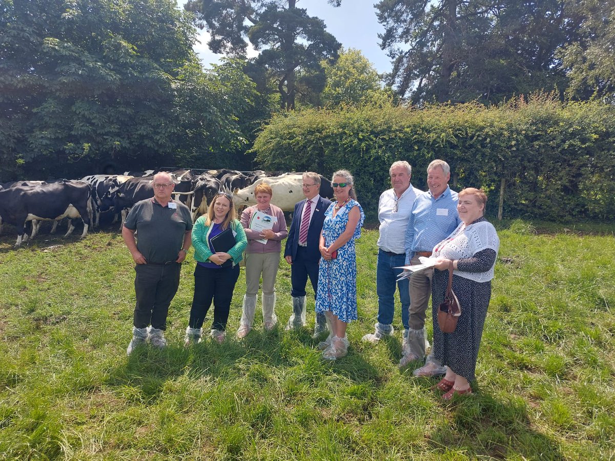 JacWhelanFagan's tweet photo. Delighted to attend @TeagascWWC launch for the new Signpost Advisory Programme this morn in the Orchard, Tinahely. Eoin Woulfe and Colm Doran are the new Signpost Climate Advisors in the region @IFAmedia @TeagascSignpost @JerOMahony2021 @mariandalton18 @SelenaMckenzi12 https://t.co/EO0SzuovUC