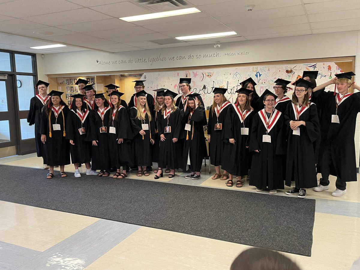 dwpicker's tweet photo. The why to teaching when they graduate and still want a picture with you. My grade 4 class from 2015. Thanks #HJCodyHighSchool https://t.co/i6EOhYfQud