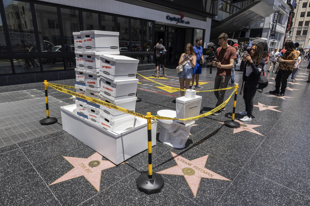 There goes the neighborhood.

#HollywoodWalkOfSHAME