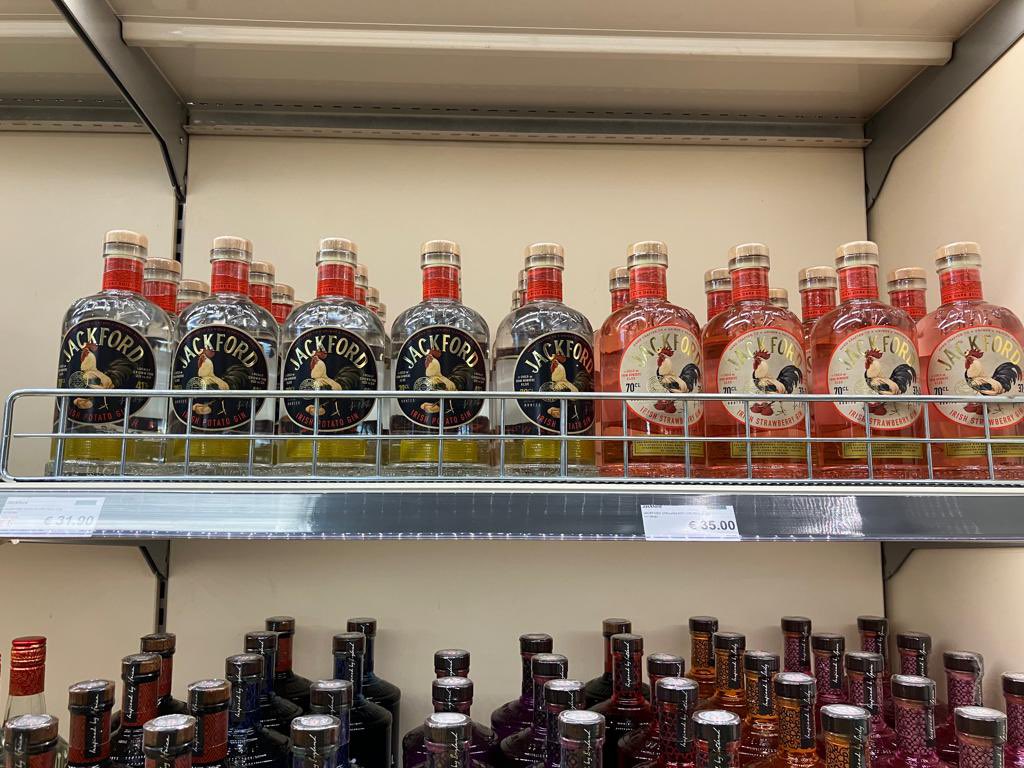 StaffordSpirits's tweet photo. Oscar Wilde is the largest and fastest passenger cruise ferry on the Irish Sea and we are lucky enough to be listed in the duty free and were thrilled to be onboard doing tastings of our premium Jackford Irish Strawberry Gin recently! 🛥️
#irishgin #premiumgin #irish #oscarwilde https://t.co/xP1QKYM5ab