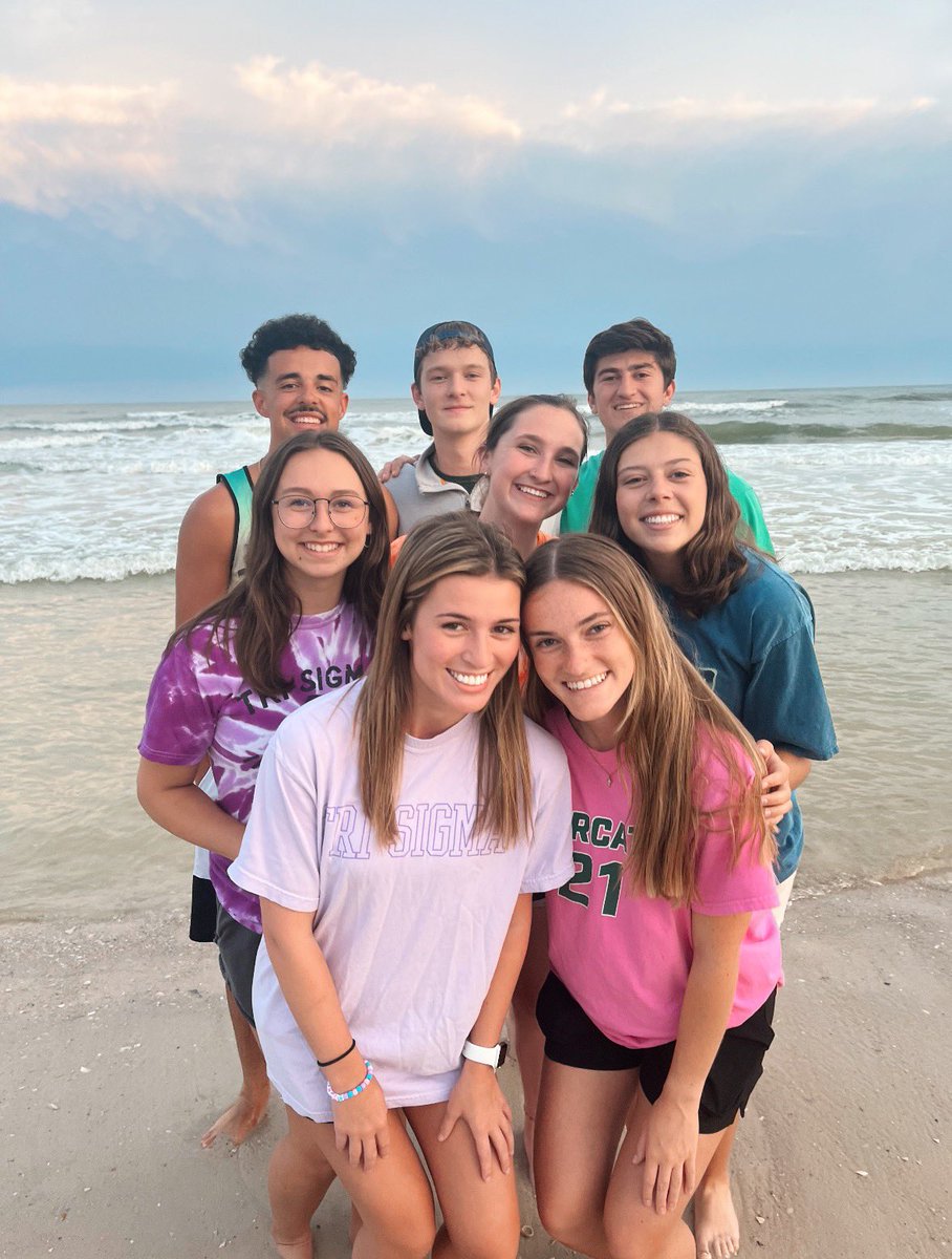 Digital postcard from FSL members at Kaleo! Kaleo provides college students with an exciting opportunity to develop in their faith, leadership and character. 

Joining FSL gives you relationships and experiences to help you become an exceptional leader. Sign up for recruitment!