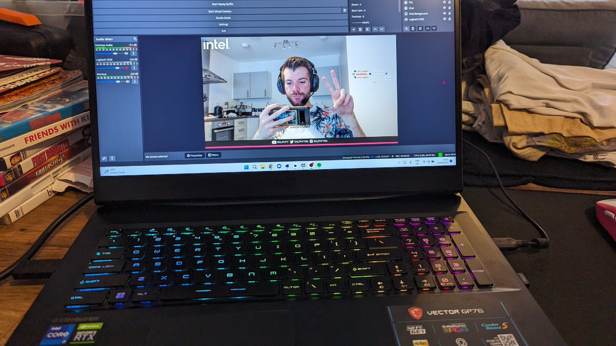 [#ad/#gifted]  

We are LIVE from my living room thanks to @IntelUK for the second time for providing this AMAZING @MSI__UK #VectorGP Laptop 

twitch.tv/ralphyy 

#IntelPartner #IntelCore