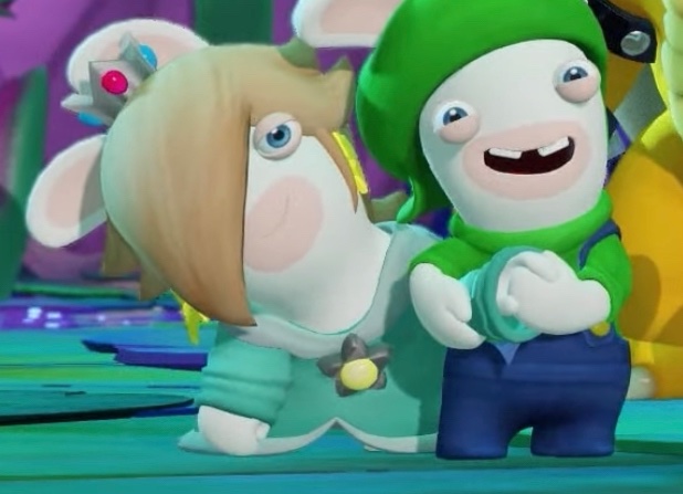 Pastelprince18's tweet photo. OH MY GOD????… WHY IS THIS SO CUTE???? I love he just pulls her close to show her and she was confused at first and she just…smiles… https://t.co/GGUWxv83om