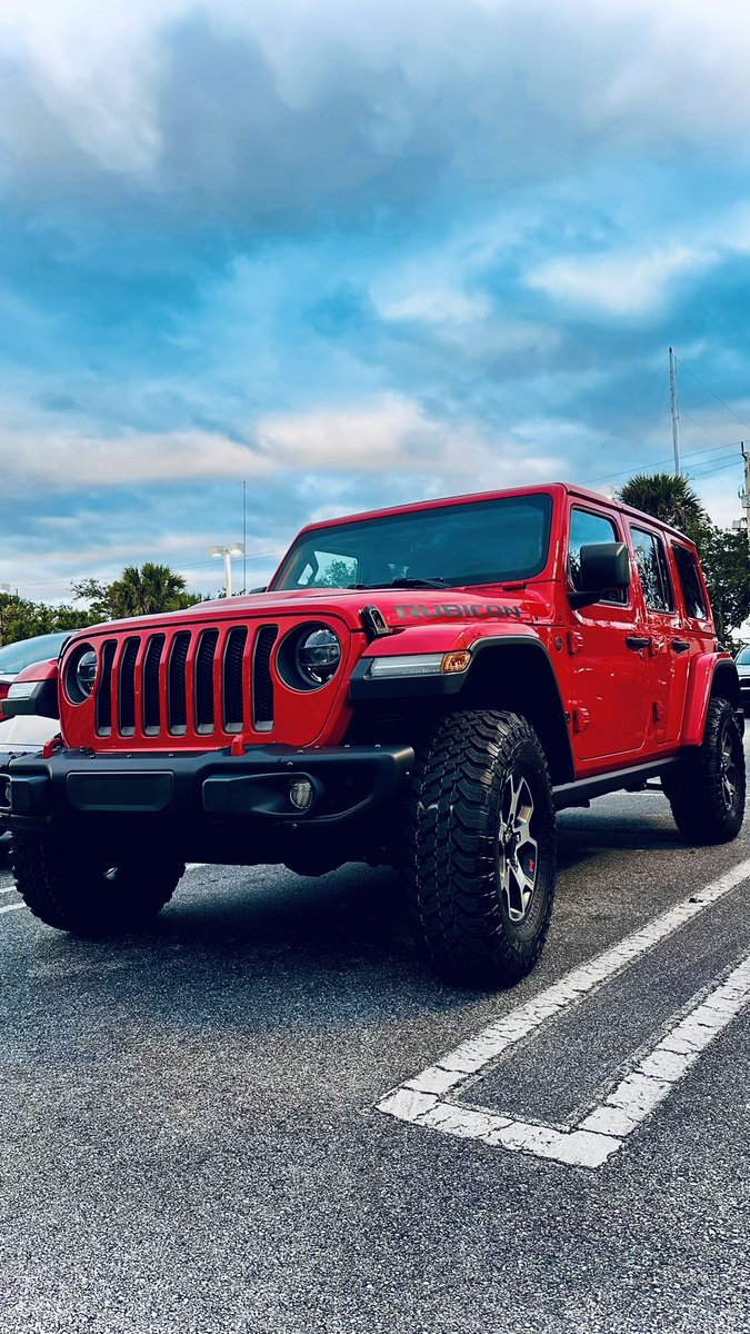 luismi_zamorano's tweet image. STOLEN RED JEEP WRANGLER RUBICON LAST SEEN IN LITTLE HAVANA/8TH STREET

This morning at 4:14 AM, my car was stolen from inside ALTIS, my apartment complex’s garage within minutes. If you see a RED 2019 JEEP WRANGLER RUBICON with black interior, license plate 61BAMG, please DM me!