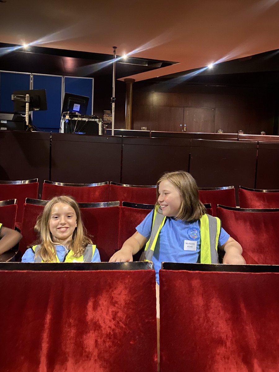MissCallanan4's tweet photo. 4S and 4W enjoyed a nice walk in the sun to Hackney Empire today to deepen our knowledge around the Victorian era. 

We enjoyed learning about the historic entertainment and haunted viewing box!

Thank you to our parents for assisting!

@ShacklewellE8 @MisssHosie https://t.co/O69RIMVvBM