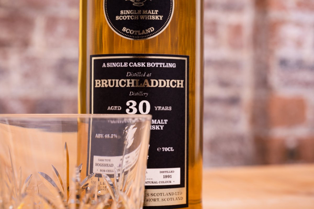 🥃A stunning 30-year-old #singlemalt from #Islay, #Bruichladdich is a subtle blend of flavours with hints of the sea wafting through on the nose and sweet fruitiness on the palate.

Find out more: distillersart.com/product/bruich…

#singlemalt #limitededition #singlecask #caskstrength