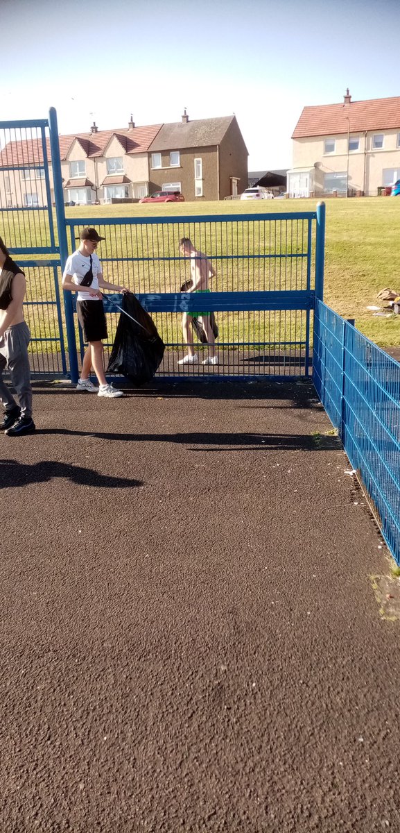 SaferstreetsYP's tweet photo. Tremendous youth action tonight with the lads at the Cages in Easter Carmuirs organising a Litter pick and clearing several bags of rubbish making the Cages safer and cleaner @PSOSFalkirk @falkirkcouncil @CVSFalkirk @Thillhub @KSBScotland @CamelonH #Communityclimateactionplan https://t.co/Jv6j0t8Lcv