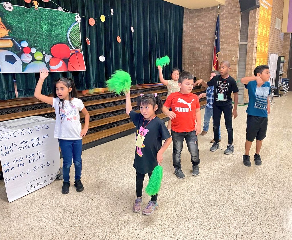 Opportunity hour to at #CampOdom is so much fun! Legos,Art, Dancing and of course video games😊 
@RicardoPequeno1 @OdomES_AISD  @mtrujillo1984  @BlackES_AISD
@AldineRUSH #SummerRUSH