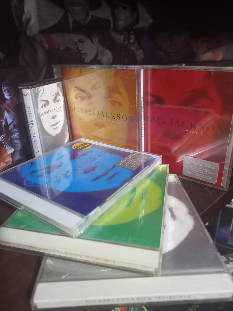 jbactor's tweet photo. Finalmente los tengo todos!! Quizás es una boludez, pero estoy contento ❤️
#MichaelJackson #Invincible #KingOfPop #ForeverMichael #MJCollection #MJInnocent #ReyDelPop https://t.co/qJ26HP2LH4