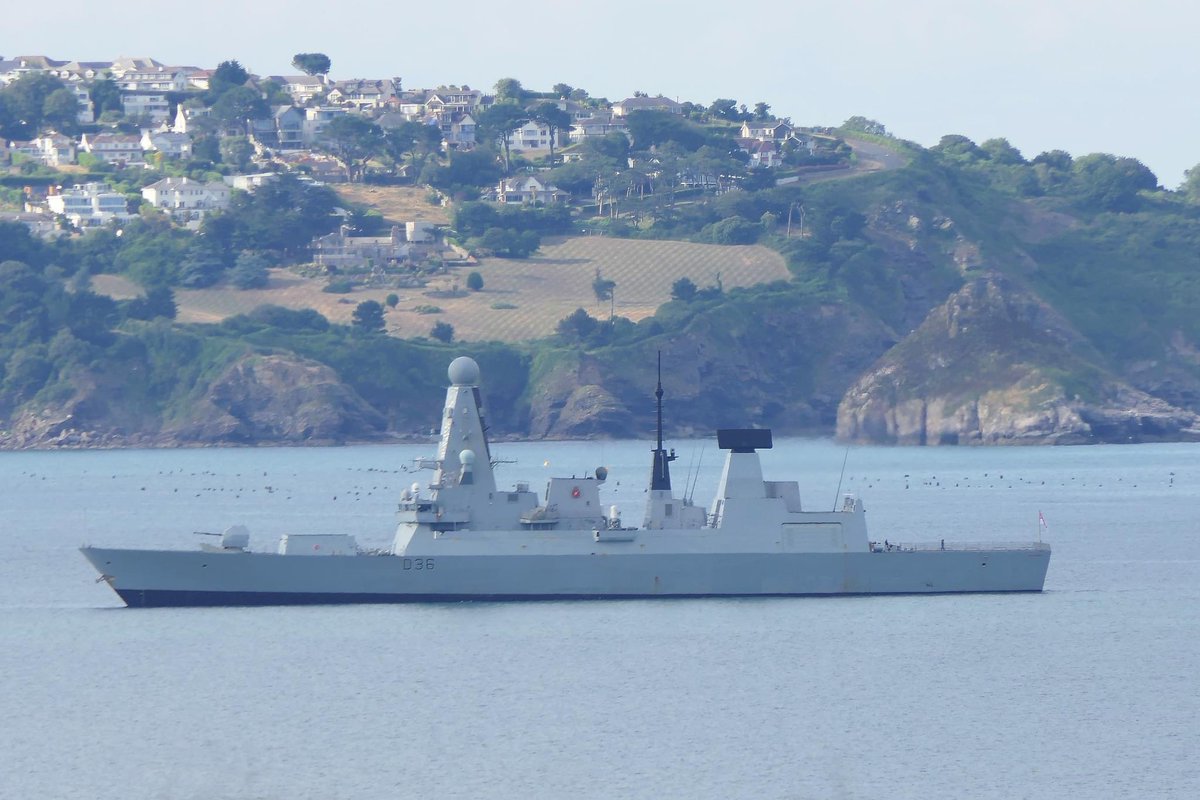 indigozuluink's tweet image. Hi there @HMSDefender 👋🏼 Nice to see you pop into the Bay. 

Naturally I had to take a quick swim to investigate.

I’ve sent a number of prints to some of ships company recently! If anyone else would like one, please drop me a DM!

#hmsdefender #royalnavy #ArmedForcesWeek