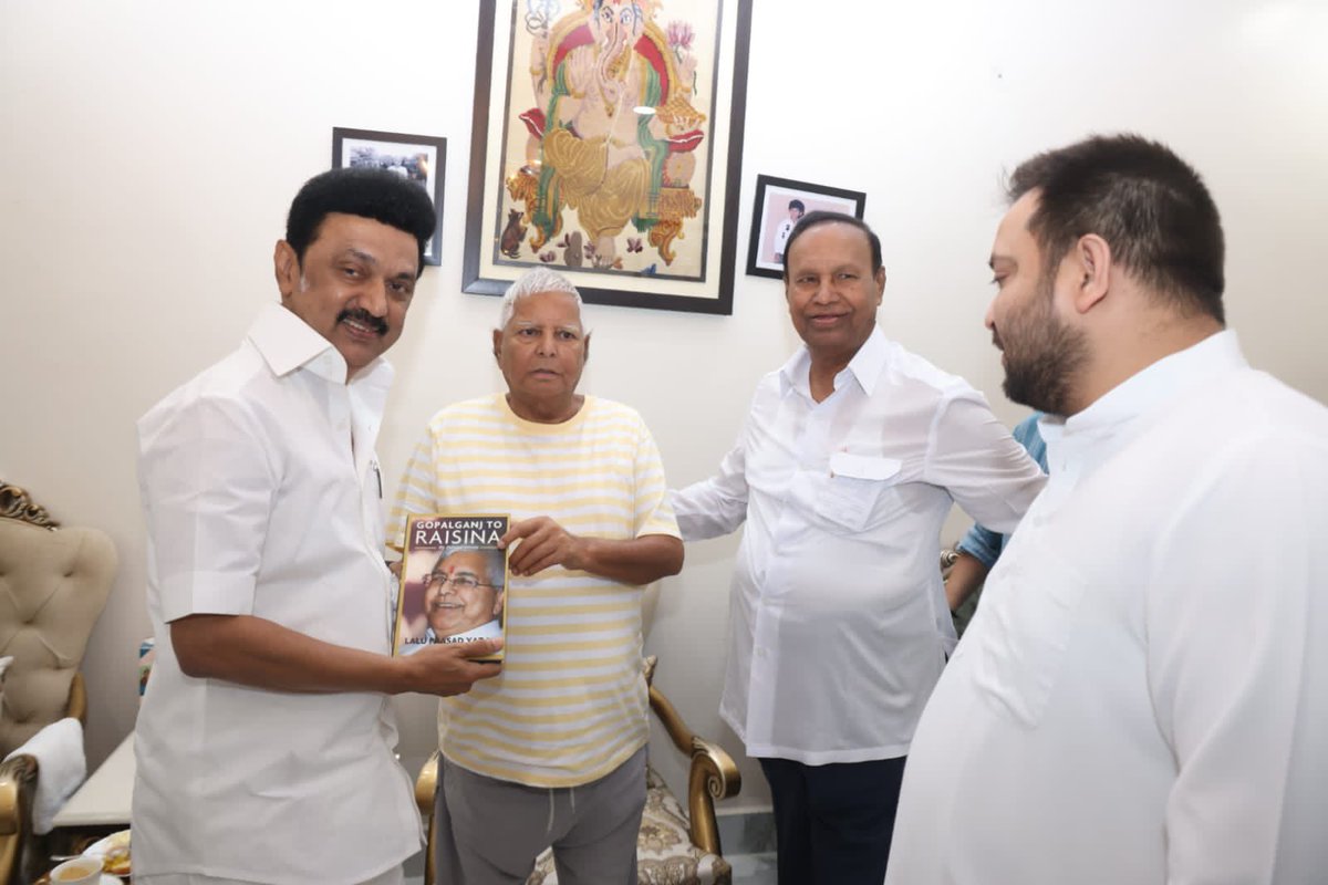 तमिलनाडु में सामाजिक न्याय का झंडा बुलंद रखने वाले मुख्यमंत्री <a href="/mkstalin/">M.K.Stalin - தமிழ்நாட்டை தலைகுனிய விடமாட்டேன்</a> साहब का आवास पर गर्मजोशी से स्वागत किया।