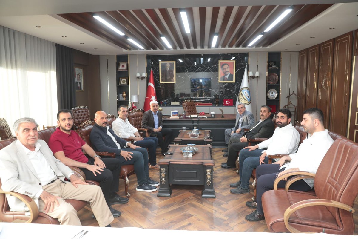 Türkiye Esnaf ve Sanatkarlar Kredi Kefalet Kooperatifleri Merkez Birliği Genel Başkanvekili Mehmet Emin Varan ile bir aradayız.