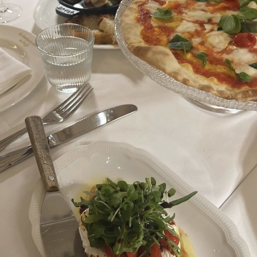 mzani_'s tweet photo. 🍽️✨ https://t.co/zE1IG8oOF3