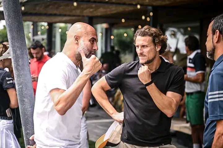 Pep Guardiola with Diego Forlan 💙