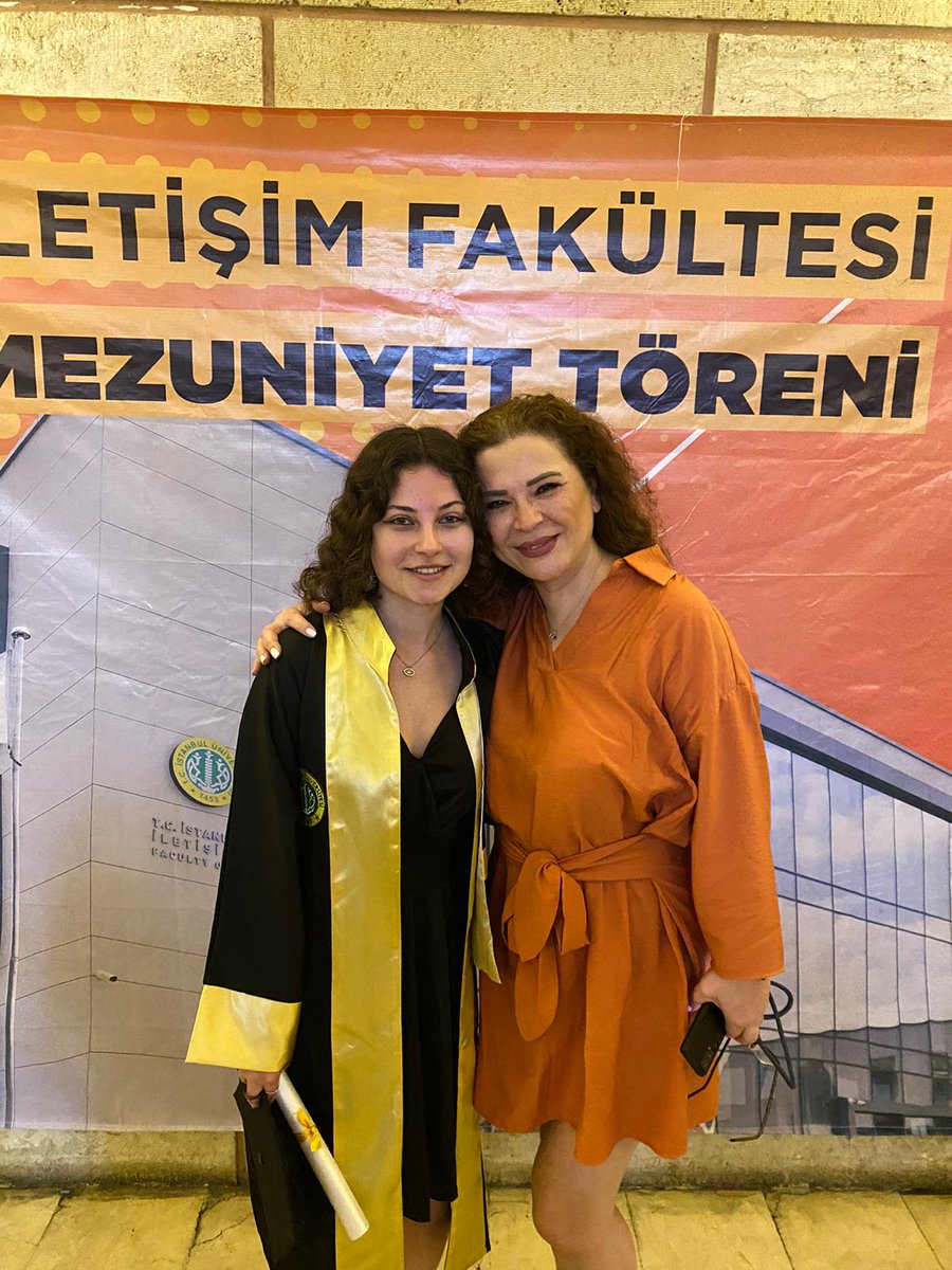 Güzel papatyam dün mezun oldu istanbul üniversitesi iletişim fakültesi halkla ilişkiler bölümü