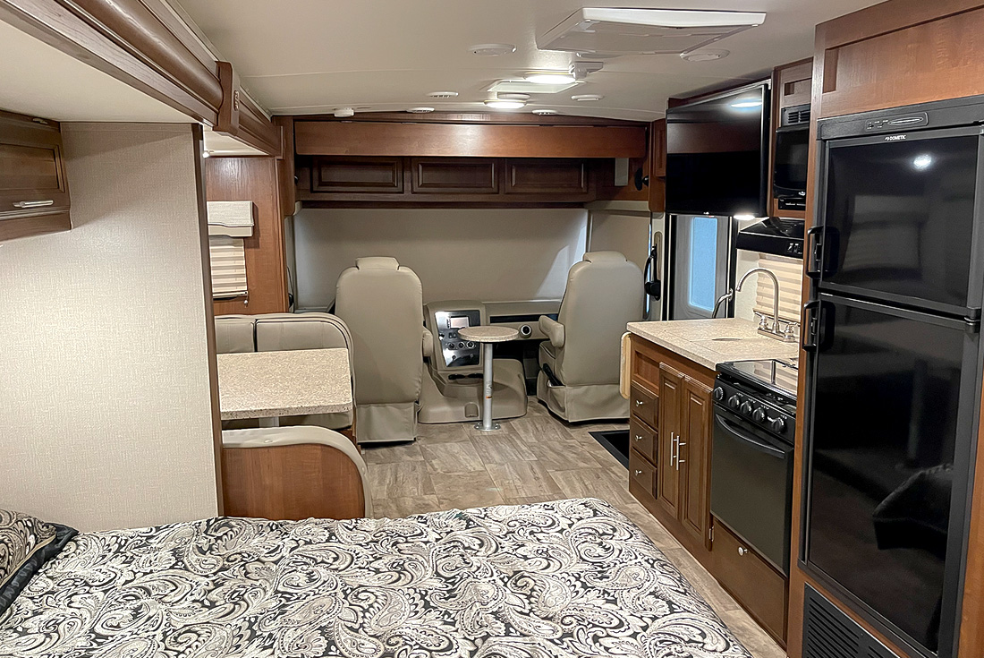 SylvanLakeRV's tweet image. Get ready to embark on the ultimate adventure with the 2018 Forest River Georgetown 3-Series GT3 24W3 (Stock #5335)!

sylvanlakerv.com/listings/2018-…

#PreOwnedRV #forestriverrv #RVforsale #reddeeralberta #ClassAMotorhome #rvlifestyle