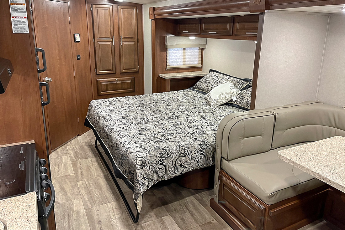 SylvanLakeRV's tweet image. Get ready to embark on the ultimate adventure with the 2018 Forest River Georgetown 3-Series GT3 24W3 (Stock #5335)!

sylvanlakerv.com/listings/2018-…

#PreOwnedRV #forestriverrv #RVforsale #reddeeralberta #ClassAMotorhome #rvlifestyle