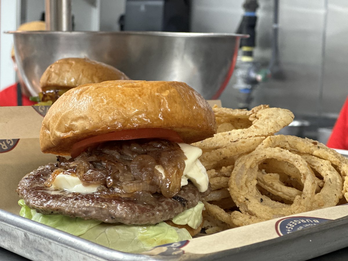 Come score a Burger with us and watch the 2023 NBA Draft tonight! 
Kicks off at 6:30pm 

#NBADraft2023 #NBA #FortWorthBurgers