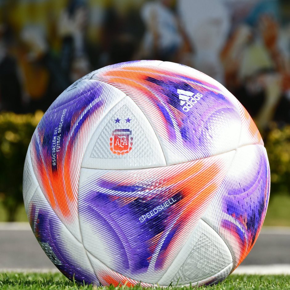 AtaqueFutbolero's tweet image. 🚨🇦🇷 [CONFIRMADO] Se votó por UNANIMIDAD que habrá DOS DESCENSOS de la LPF en 2023: uno por promedios y otro por tabla anual.

Se borra un descenso por PROMEDIOS y en 2024 seguirán quedando 28 CLUBES en Primera. 👀