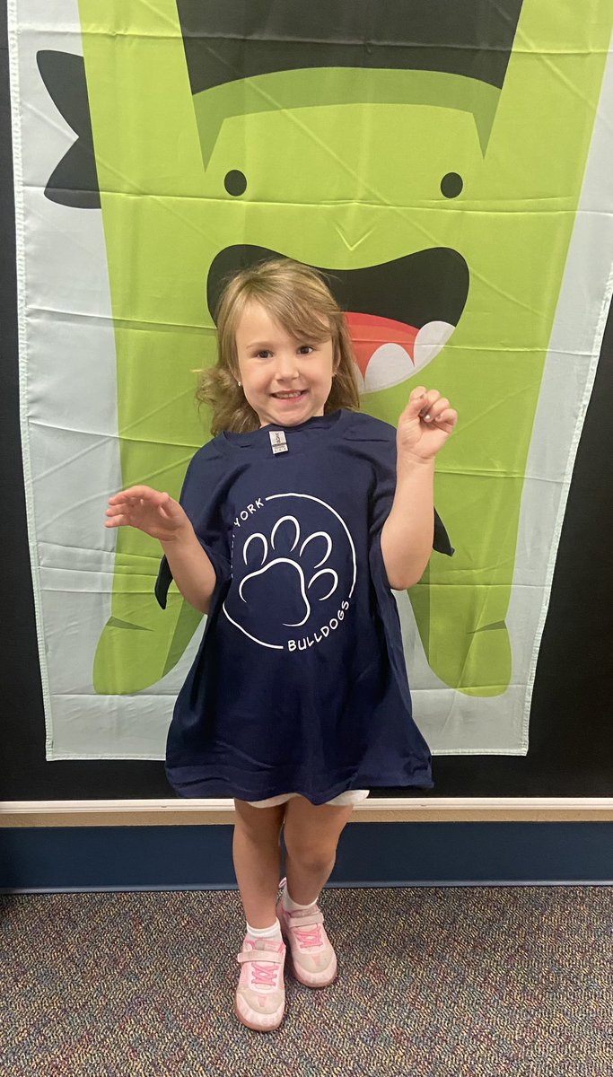 Wallace friends … new Bulldog headed your way! Following her mama and aunt Maddies ( Ms.Myers) footsteps!