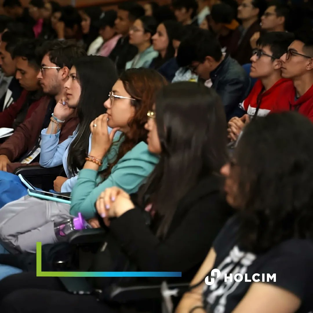HOLCIMColombia1's tweet image. Orgullosos compartimos nuestra experiencia en el foro Transformando el cemento en éxito, en el cual expusimos las claves logísticas de la industria cementera

Gracias a la @UPTCoficial y a su facultad de Ingeniería Industrial en #Sogamoso por la invitación

#ConstruyendoProgreso