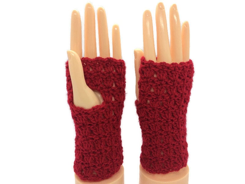 Fingerless gloves appreciation gift ideas for women gift for nurse, arm warmers birthday present for her, hand warmers gift for grandma etsy.me/3Jo58ub #anniversary #christmas #thinkingofyougift #giftforher #secretsantagift #giftformom #viralpost
