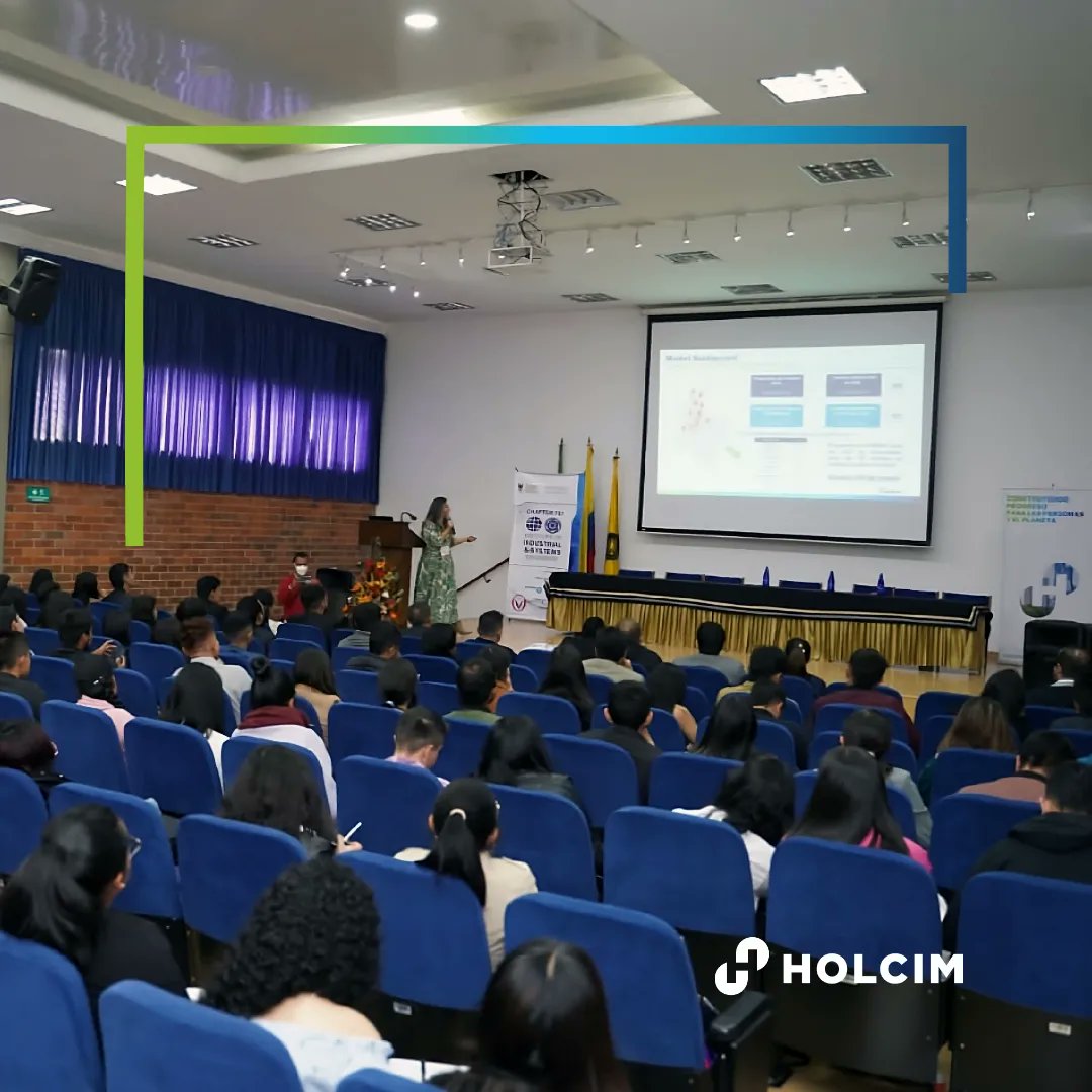 HOLCIMColombia1's tweet image. Orgullosos compartimos nuestra experiencia en el foro Transformando el cemento en éxito, en el cual expusimos las claves logísticas de la industria cementera

Gracias a la @UPTCoficial y a su facultad de Ingeniería Industrial en #Sogamoso por la invitación

#ConstruyendoProgreso
