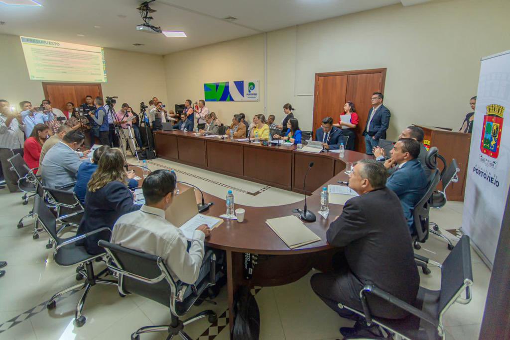 Javier_PincayS's tweet photo. Vamos a dejar una huella histórica para la ruralidad.

Nota completo: https://t.co/MGqGNIyDmQ https://t.co/AgF35Z8pJD