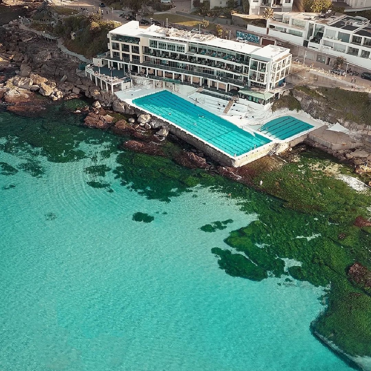 We'll never tire of those #BondiBeach blues 💙 Big shoutout to our mate IG/aquabump for capturing this iconic @sydney_sider beach in all its glory and proving yet again why @icebergsclub is one of the most photogenic #oceanpools in the world. #seeaustralia #comeandsaygday