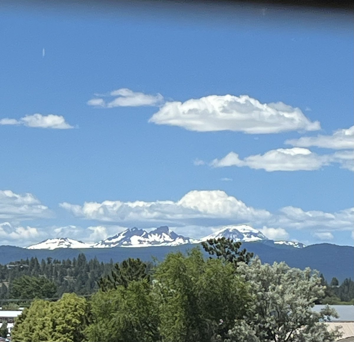 The view of the mountain range in Bend, Oregon. @cruxbrew #InBend #Oregon