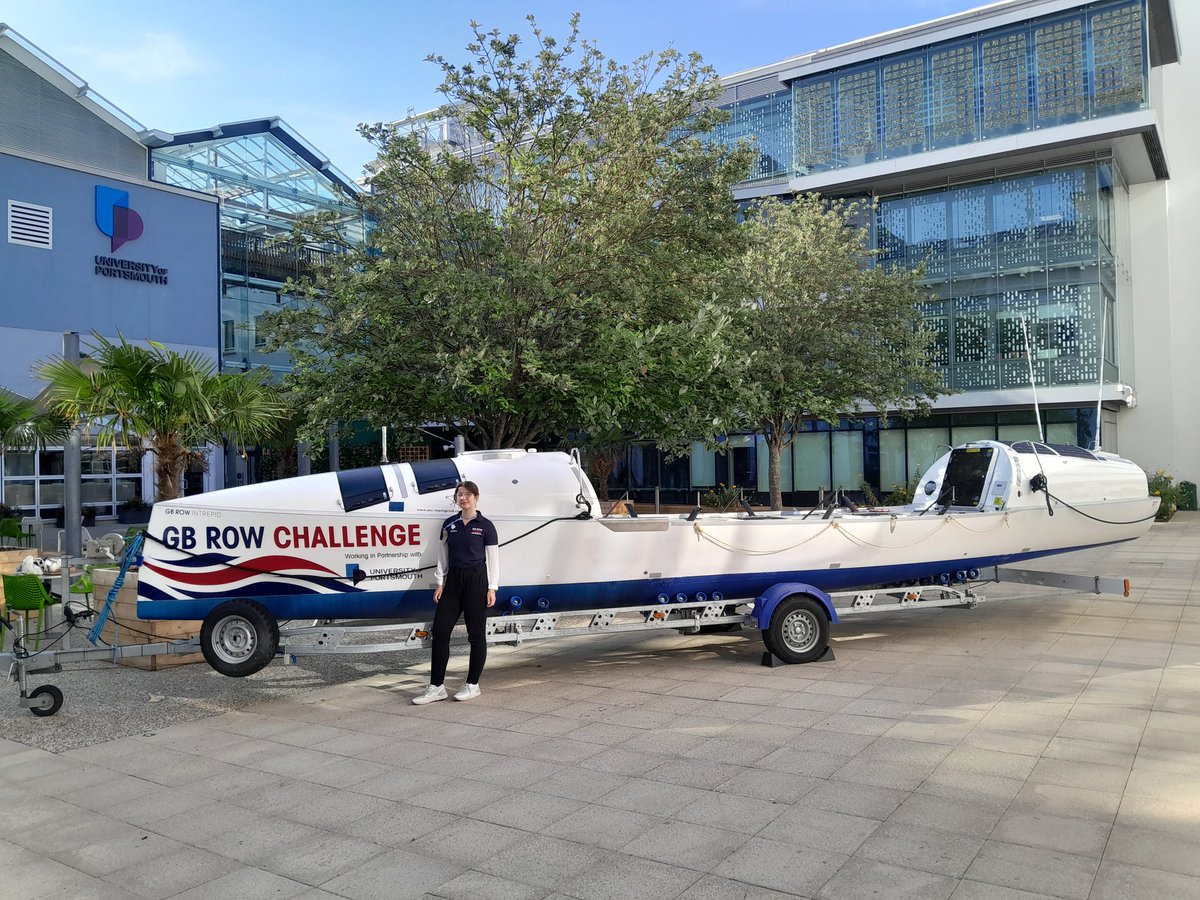 Our boat fitted with science kit exhibited at @portsmouthuni as part as the PlasticsFuture conference @UoPPlastics. PhD student @LauraFantuzzi3 presented our work to tackle microplastics pollution in British seas. #rowing #withapurpose