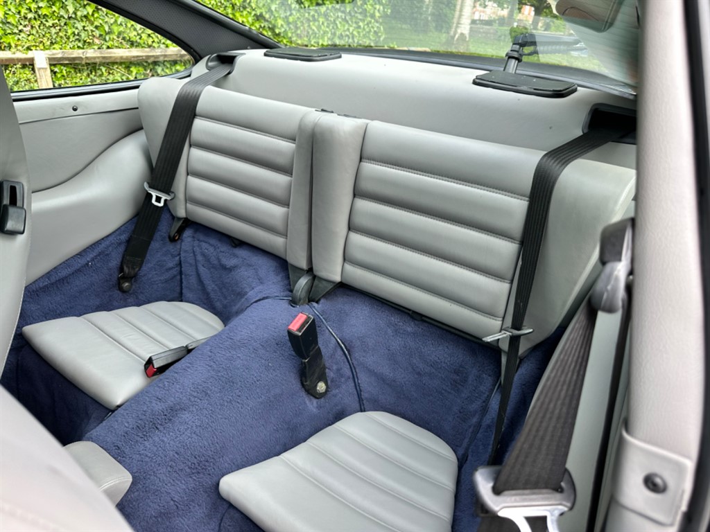 Porsche 911.   3.6L 993 C4S MANUAL COUPE.    49,000miles     £115,950

slades-garage.co.uk/vehicle/porsch… 
#porsche #porsche993 #black slades-garage.co.uk/vehicle/porsch…