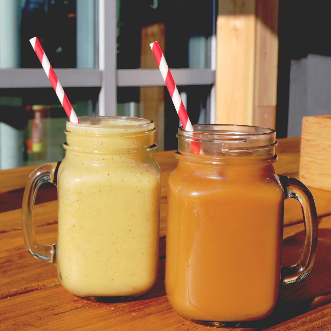 Iced Americano or Tropical Zest Smoothie? Either way it's summertime!☀️

#summerdrinks #sunshine #smoothie #icecoffee #coffee #irishrestaurant #strandhill #carrickonshannon