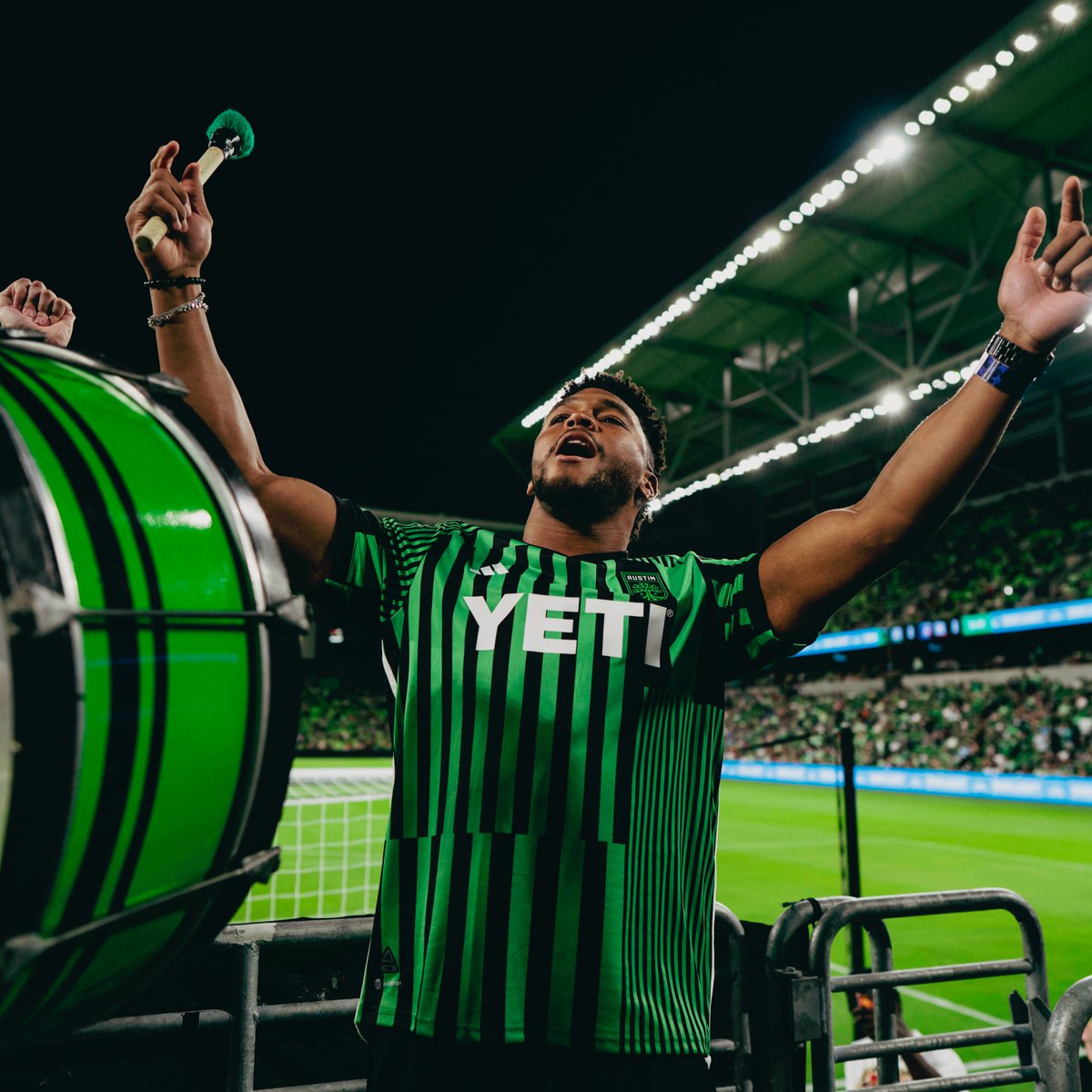 AustinFC's tweet photo. Representing ATX!
 
Former University of Texas running back @roschon led last night's Heartbeat of Austin! 🤘 https://t.co/VqnMcVTN1w