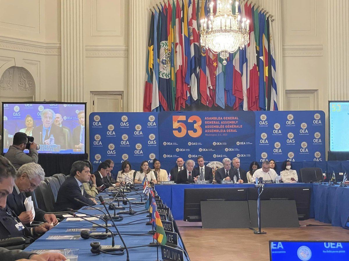 UKRintheUSA's tweet image. Amb @OMarkarova attended the 53 #OASassembly to present the virtual address of the Ukr President @ZelenskyyUa. In his speech President of Ukraine called the world to become a global community, so that peace for every nation is fully guaranteed.